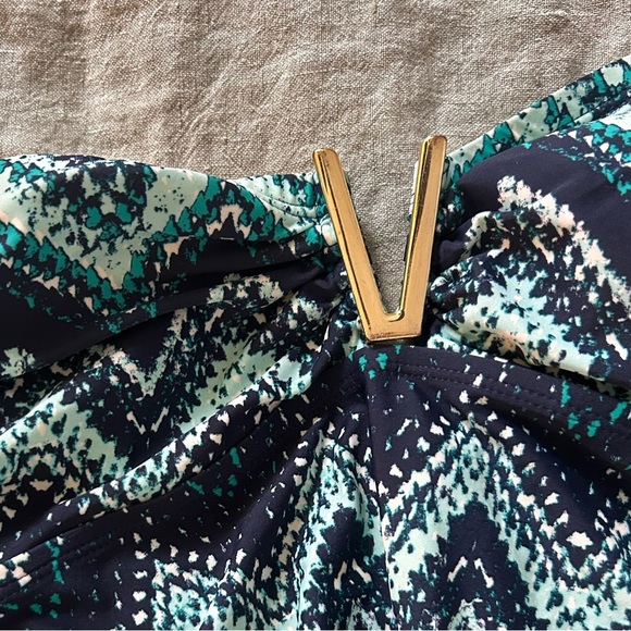 Liz Lange maternity medium swim tankini top - Picture 4 of 6